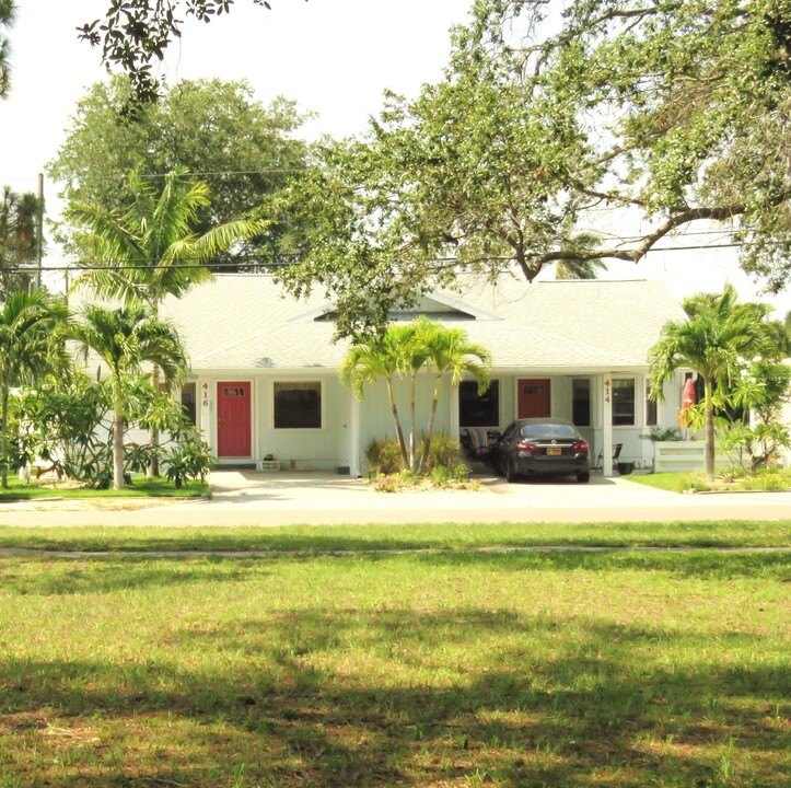 414 Narvaezi St in Venice, FL - Building Photo