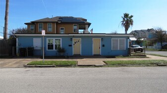 2224 30th St in Galveston, TX - Building Photo