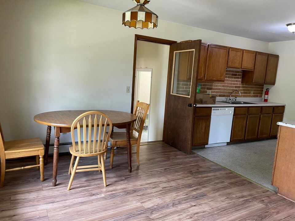 166 Kendall Ave, Unit 1 in Ithaca, NY - Building Photo