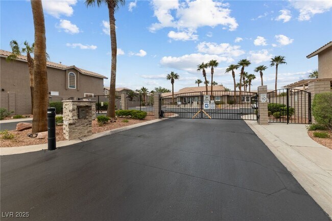 property at 9294 Horizon Vista Ln