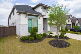 7330 Lagrange Pt in Katy, TX - Building Photo - Building Photo