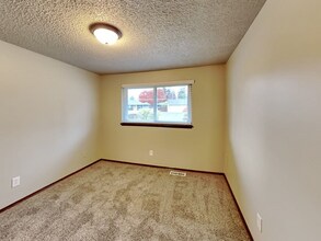 7806 76th Ave SW in Lakewood, WA - Building Photo - Building Photo