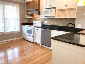 10 Donagh Ct in Timonium, MD - Building Photo - Building Photo