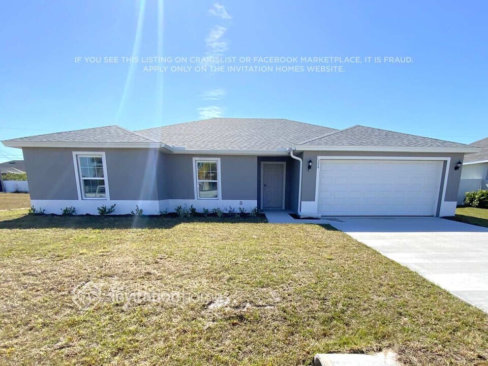 324 NE 7th Terrace in Cape Coral, FL - Building Photo