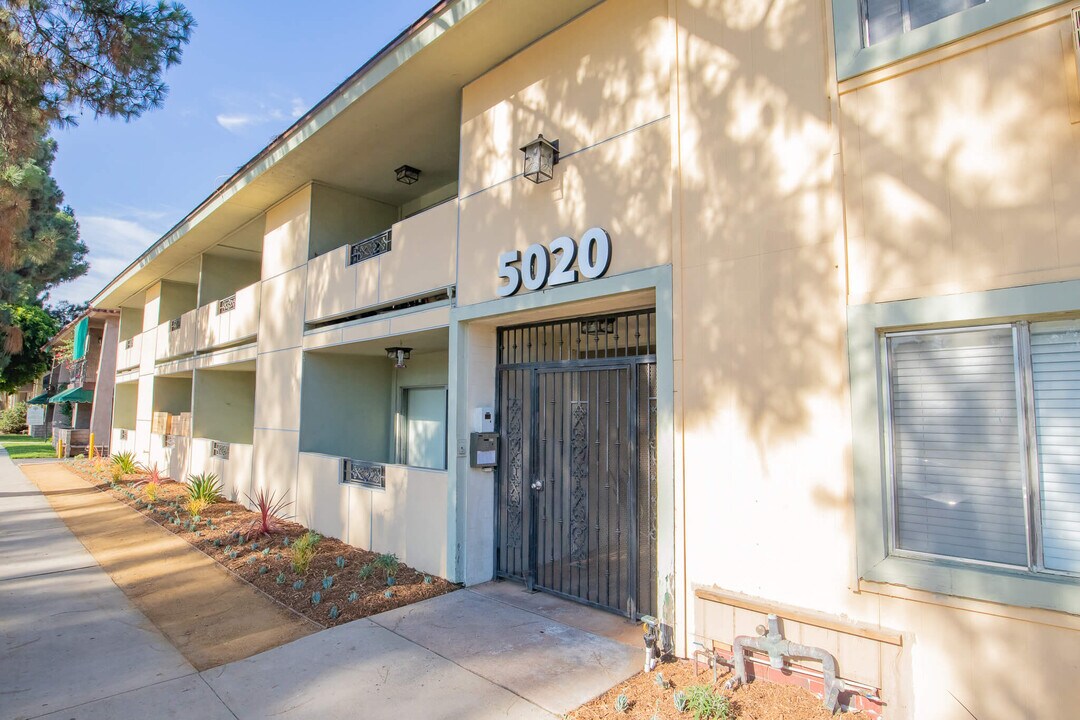 Tujunga Apartments in North Hollywood, CA - Building Photo