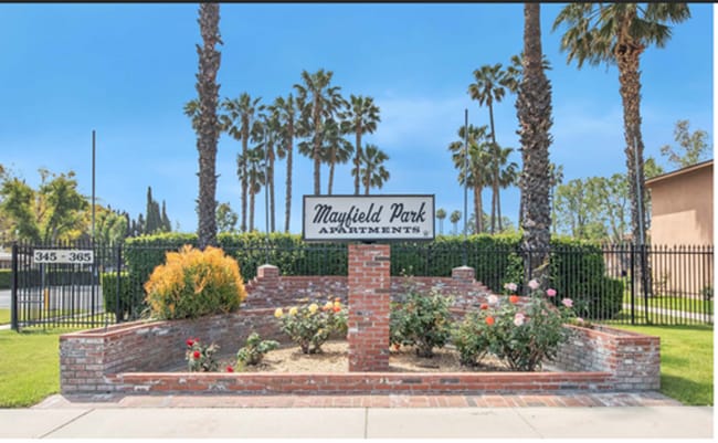 property at 365 W 41st St