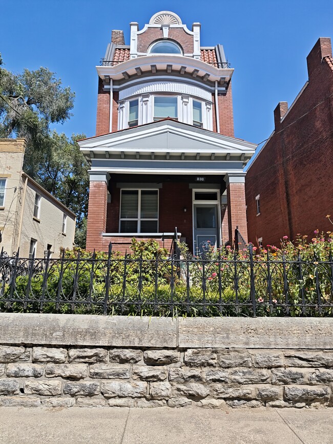 property at 836 York St