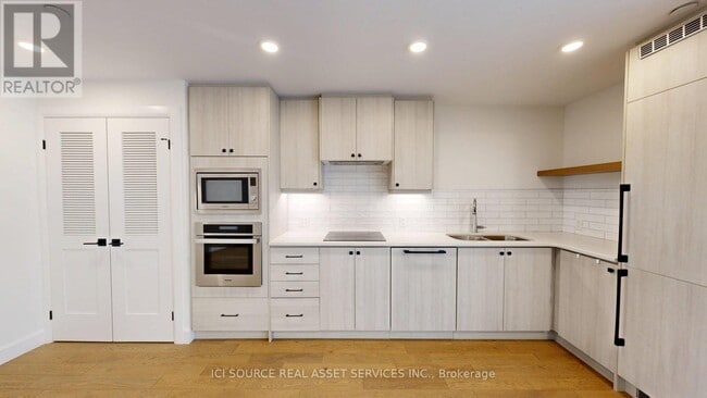 property at 2082 Lumen Dr