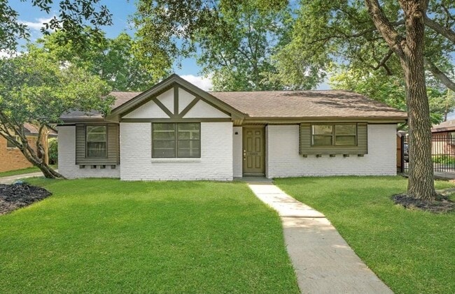 property at 5822 Belrose Dr
