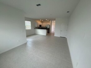 32004 Spiceberry St in San Antonio, FL - Building Photo - Building Photo
