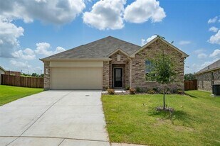 337 Sedalia Trl in Justin, TX - Building Photo