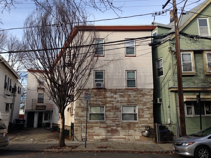 189 3rd St in Cambridge, MA - Building Photo