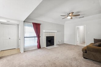 114 N Kanaio Dr in Bastrop, TX - Building Photo - Building Photo