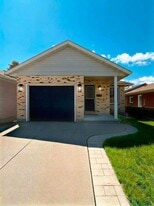 663 Grove Ave in Sarnia, ON - Building Photo