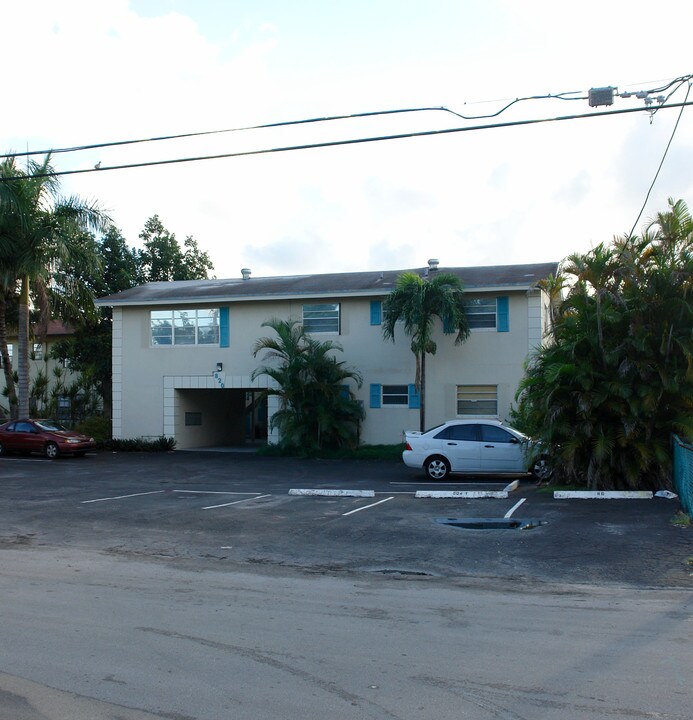 820 NE 17th Ave in Fort Lauderdale, FL - Building Photo