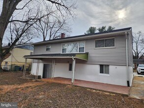 1025 Kingsbury Rd in Reisterstown, MD - Building Photo - Building Photo