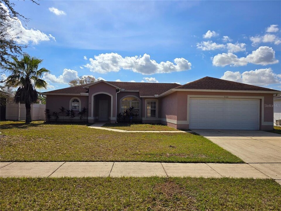 5100 Heatherstone Dr in Kissimmee, FL - Building Photo