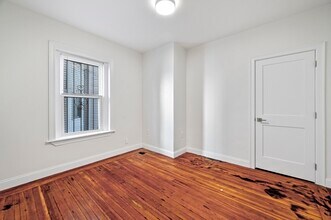 305 Medford St in Somerville, MA - Building Photo - Building Photo