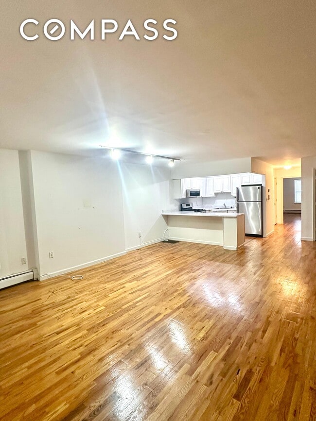 710 St Nicholas Ave in New York, NY - Building Photo - Building Photo