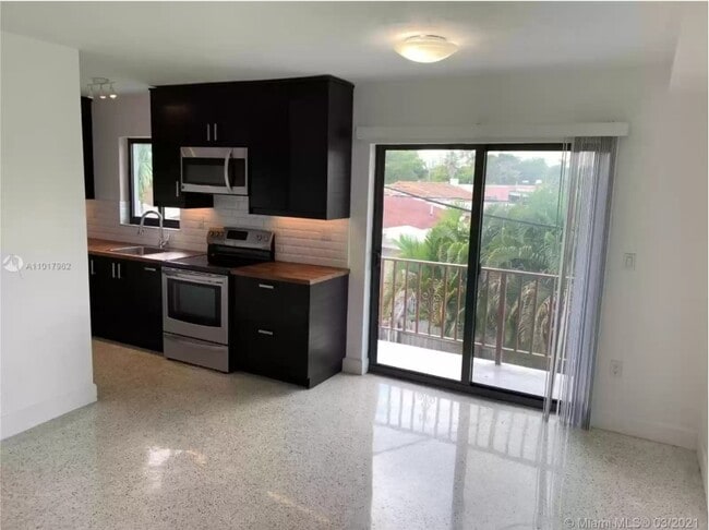 1960 SW 27th Ave, Unit 3 in Miami, FL - Building Photo - Building Photo