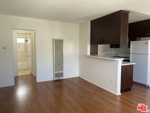 1148 N Commonwealth Ave in Los Angeles, CA - Building Photo - Building Photo