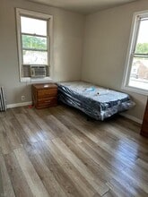 329 Wagaraw Rd in Hawthorne, NJ - Building Photo - Building Photo