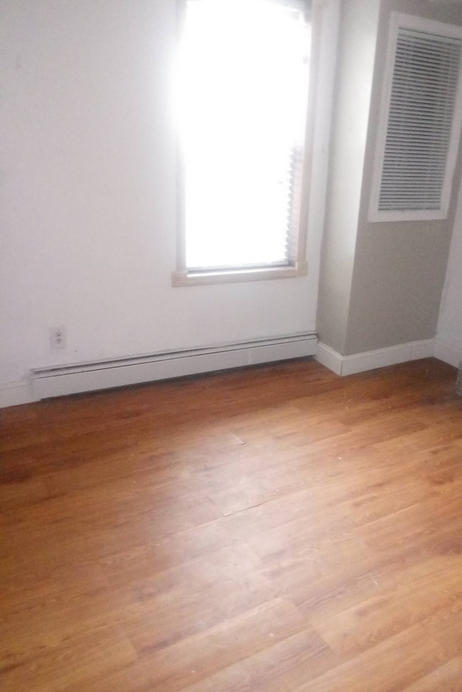 688 Communipaw Ave in Jersey City, NJ - Building Photo - Building Photo