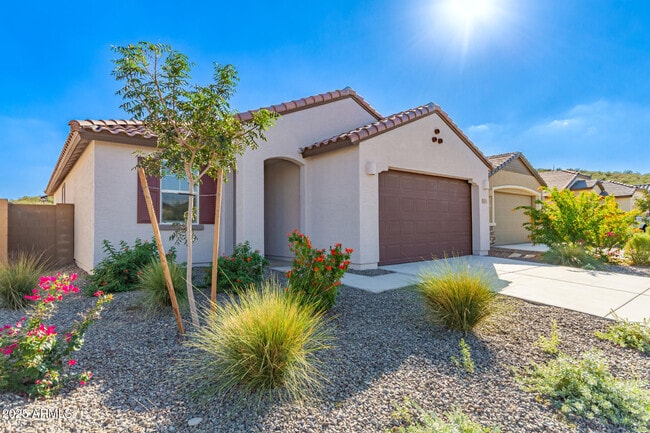 3233 Juniper Cyn Dr in Phoenix, AZ - Building Photo - Building Photo