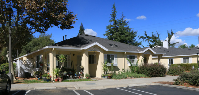 Conant Place in Modesto, CA - Building Photo - Building Photo