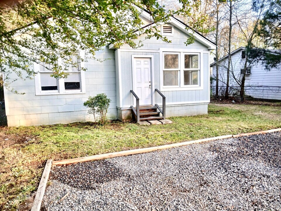 249 Byrnes Cir in Columbus, MS - Building Photo