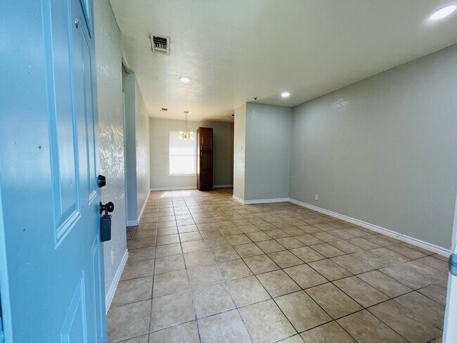 4822 Hemphill Dr in San Antonio, TX - Building Photo - Building Photo