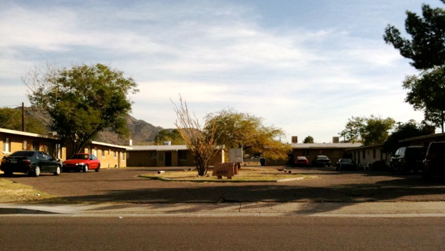 10231 N 15th Ave in Phoenix, AZ - Foto de edificio