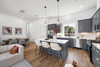 835 Elkhart St in Houston, TX - Building Photo - Building Photo