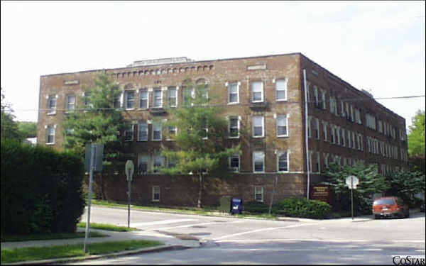 Franklin Villa in Philadelphia, PA - Foto de edificio - Building Photo