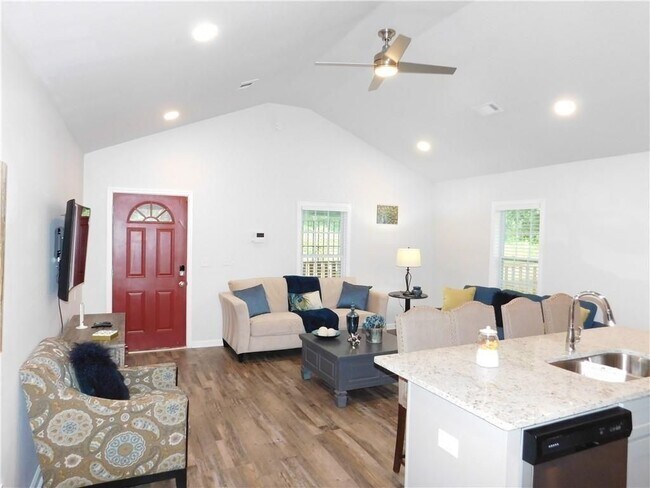 213 Claire Dr SE in Atlanta, GA - Building Photo - Building Photo