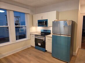 146 Park Ave, Unit 1 in Portland, ME - Building Photo - Building Photo