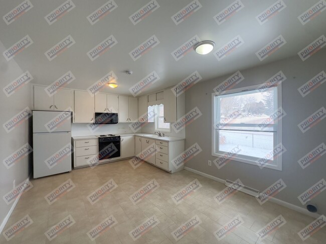 1204 Wagonhammer Ln in Gillette, WY - Building Photo - Building Photo