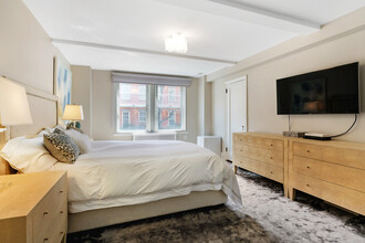 59 W 12th St in New York, NY - Building Photo - Building Photo