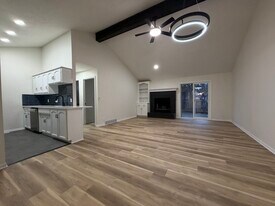 10325 Ohio Plz in Omaha, NE - Building Photo