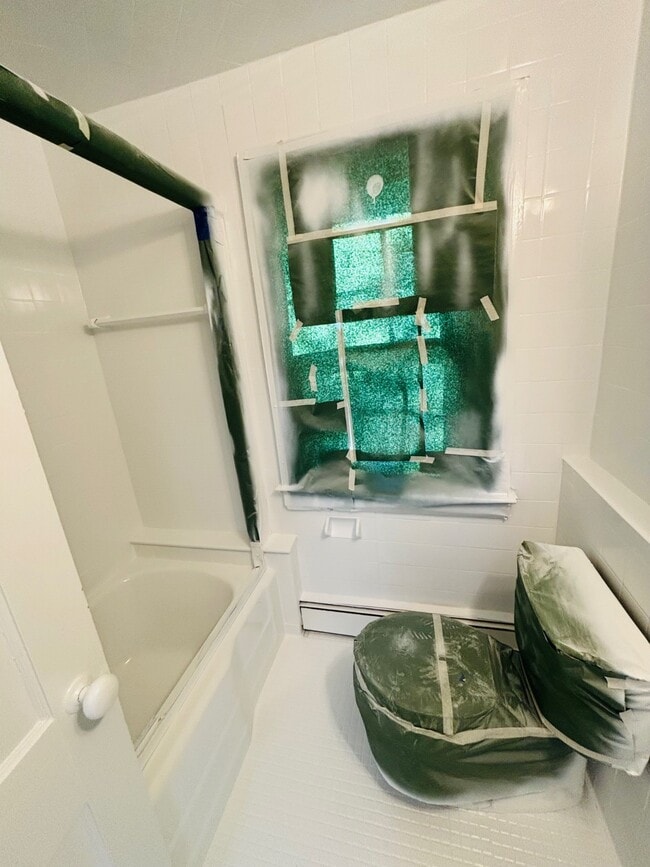 154 Hegemans Ln in Glen Head, NY - Building Photo - Building Photo