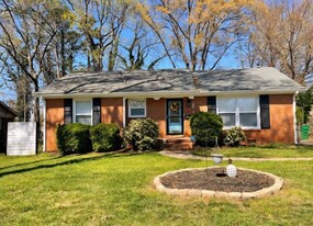 1042 Interurban Ave in Charlotte, NC - Building Photo