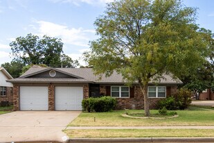5402 45th St in Lubbock, TX - Building Photo