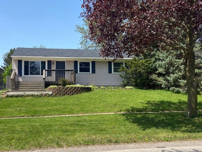 734 S Walnut St in Howell, MI - Building Photo - Building Photo