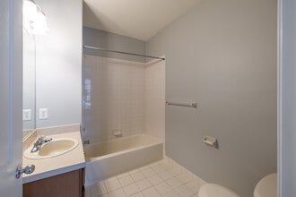 Warren Heights in Phillipsburg, NJ - Building Photo - Interior Photo