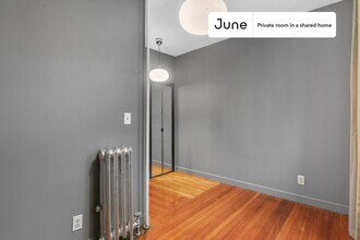 Private bedroom in 3 bed/1 bath Home in Boston, MA - Building Photo - Building Photo