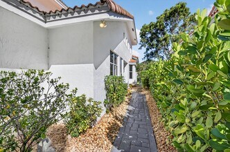 2237 NW 53rd St in Boca Raton, FL - Building Photo - Building Photo