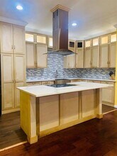 10202 Forum Park Dr in Houston, TX - Building Photo - Building Photo