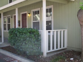 Woodshire Village Apartments in Chico, CA - Foto de edificio - Building Photo