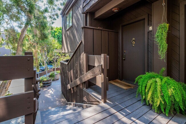 906 Kings Rd in West Hollywood, CA - Building Photo - Building Photo