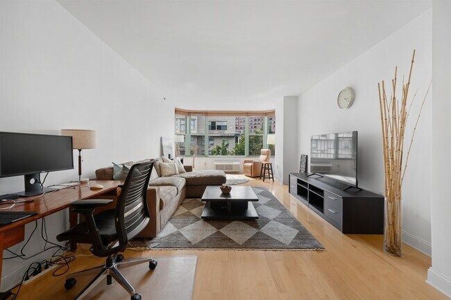 property at 10 Regent St